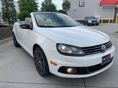 Used 2014 Volkswagen Eos FWD image 18