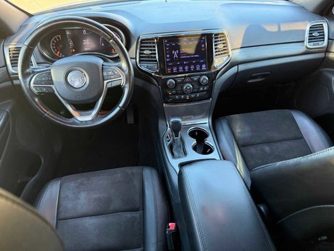 Used 2020 Jeep Grand Cherokee Altitude image 25