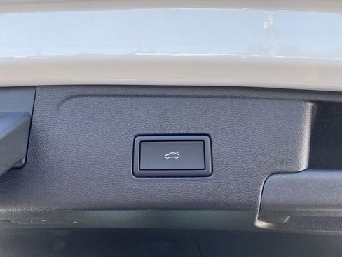 New 2026 Volkswagen Atlas Cross Sport SEL Premium R-Line image 78