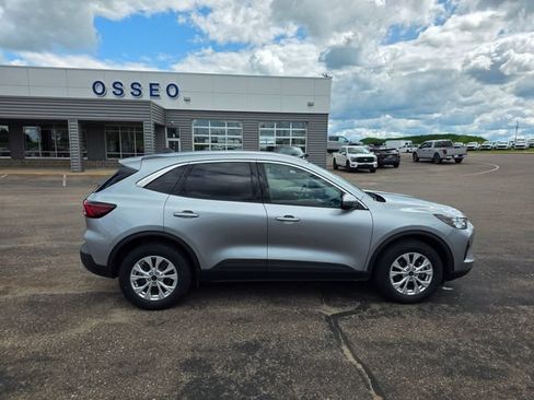 Used 2023 Ford Escape Active w/ Tech Pack #2 AWD/4WD image 8