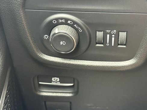 Used 2023 Jeep Grand Cherokee L Limited image 35