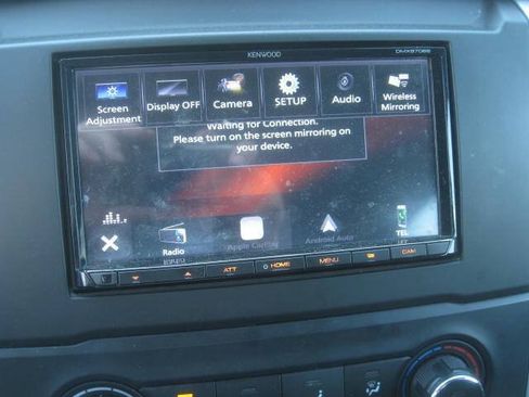 Used 2018 Nissan Titan SV AWD/4WD image 31