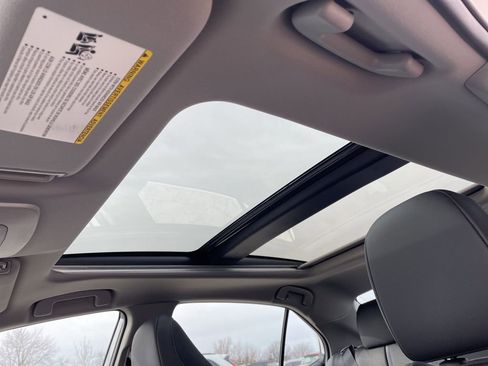 Used 2024 Toyota Camry XLE w/ Navigation Package image 10