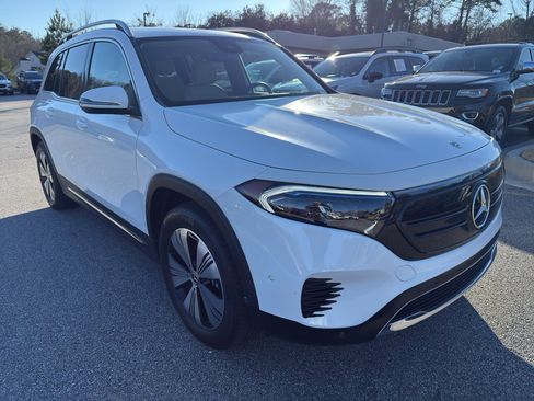 Used 2023 Mercedes-Benz EQB 300 EQB 300 image 3