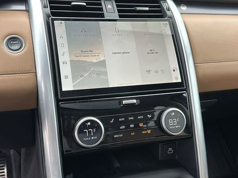 Certified 2025 Land Rover Discovery Metropolitan Edition image 16