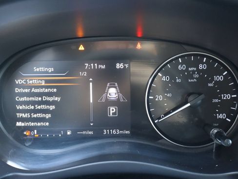 Used 2022 Nissan Kicks SV w/ Interior Electronics Package FWD image 9