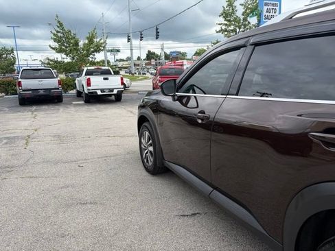 Used 2022 Nissan Pathfinder SL AWD/4WD image 4