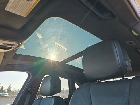 Used 2024 Porsche Macan image 24