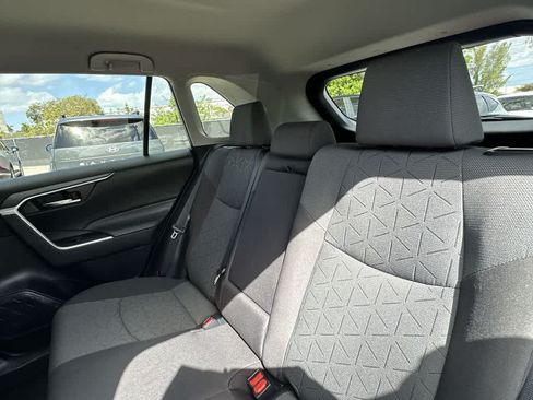 Used 2022 Toyota RAV4 XLE FWD image 22