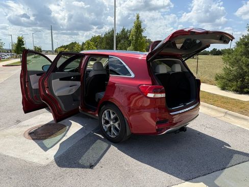 Used 2018 Kia Sorento SX image 25