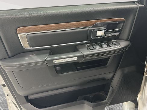 Used 2014 RAM 1500 Laramie w/ Convenience Group AWD/4WD image 20
