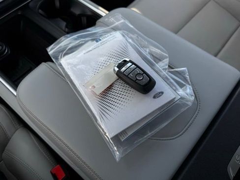 Certified 2025 Ford Expedition Max Platinum image 8