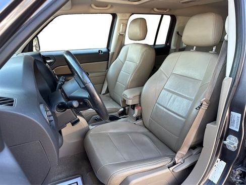 Used 2017 Jeep Patriot High Altitude FWD image 36