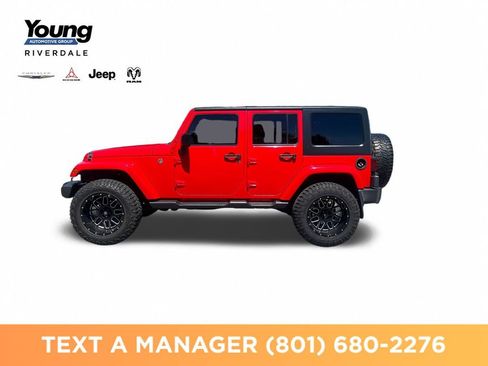 Used 2016 Jeep Wrangler Unlimited Sahara w/ Connectivity Group AWD/4WD image 2