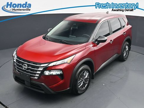 Used 2024 Nissan Rogue S AWD/4WD image 20