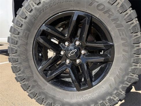 Used 2021 Chevrolet Silverado 1500 LT Trail Boss w/ Convenience Package II image 10