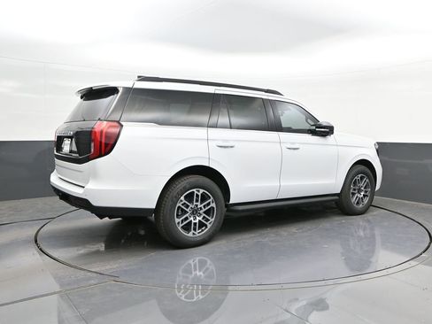 New 2026 Ford Expedition Active RWD image 15
