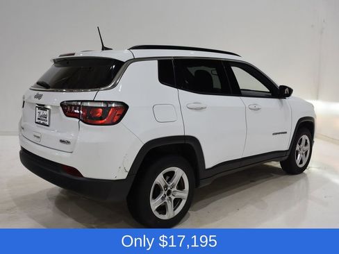 Used 2023 Jeep Compass Latitude image 4