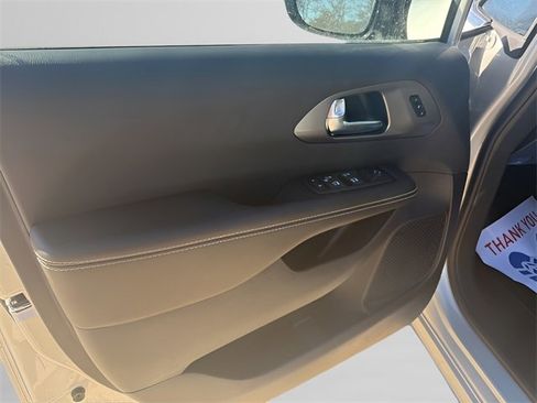 New 2026 Chrysler Pacifica Select image 8