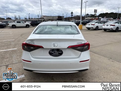 Used 2024 Honda Civic Touring image 11