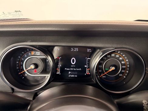 Used 2022 Jeep Wrangler Unlimited Sahara AWD/4WD image 39