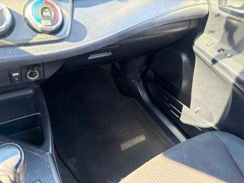 Used 2015 Toyota RAV4 LE AWD/4WD image 38