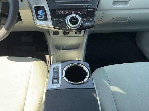 Used 2012 Toyota Prius V Three FWD image 16