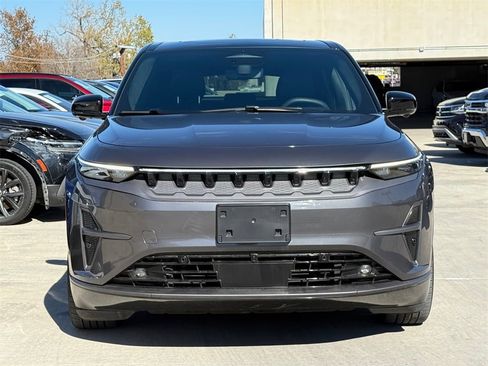 Used 2024 Jeep Wagoneer Launch Edition image 7