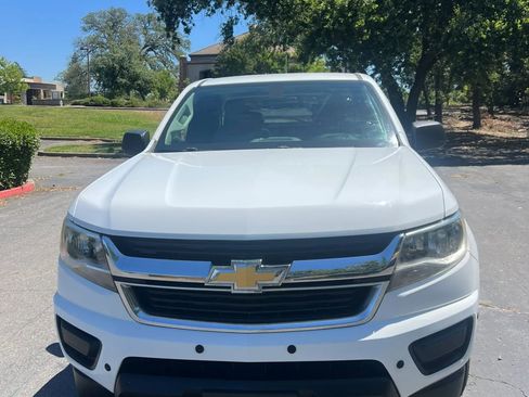 Used 2017 Chevrolet Colorado W/T RWD image 2