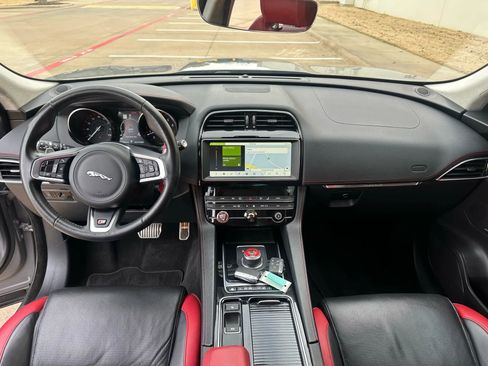 Used 2020 Jaguar F-PACE S image 18