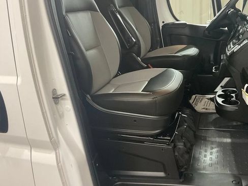 Used 2026 RAM ProMaster 2500 w/ Convenience Group FWD image 10