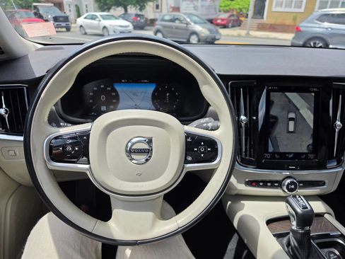 Used 2018 Volvo V90 T6 Cross Country w/ Convenience Package AWD/4WD image 15