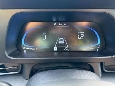 Certified 2025 Hyundai Elantra Sport FWD image 11