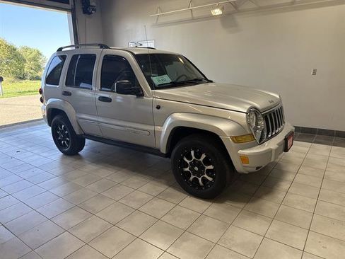 Used 2007 Jeep Liberty Limited image 4