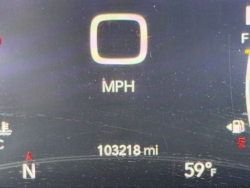 Used 2019 Chrysler Pacifica Touring-L Plus w/ Advanced Safetytec Group FWD image 6