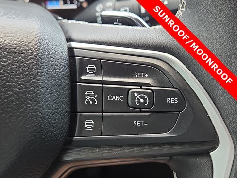Used 2024 Jeep Grand Cherokee Altitude AWD/4WD image 22