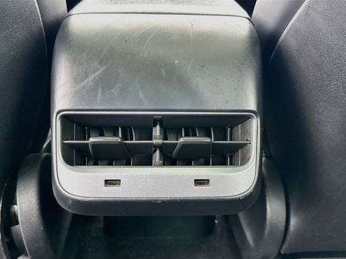 Used 2018 Tesla Model 3 Long Range RWD image 17
