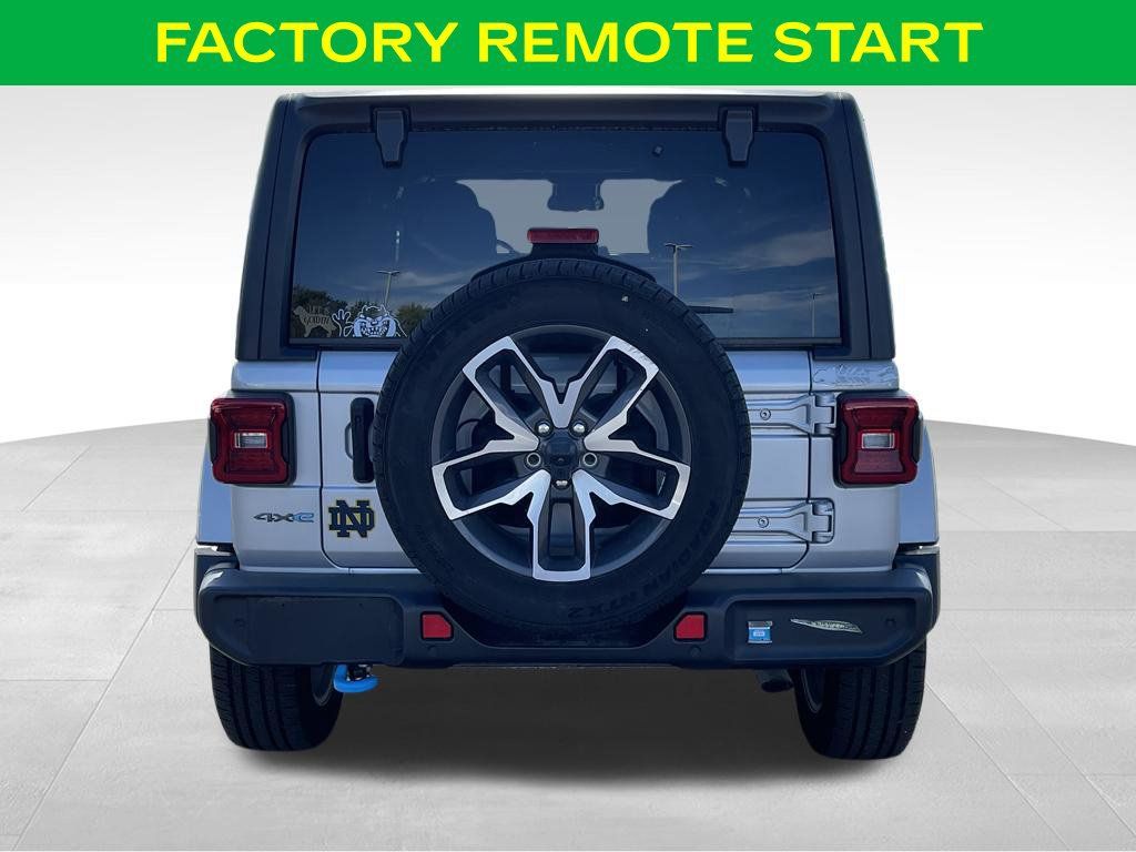 Used 2024 Jeep Wrangler Unlimited w/ Convenience Group AWD/4WD image 10