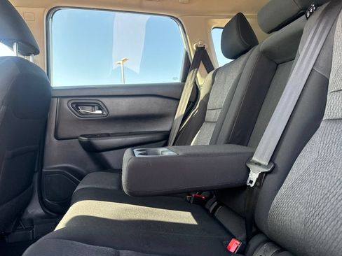 Certified 2024 Nissan Rogue SV FWD image 36