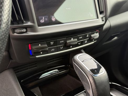 Certified 2023 Maserati Levante GT image 22