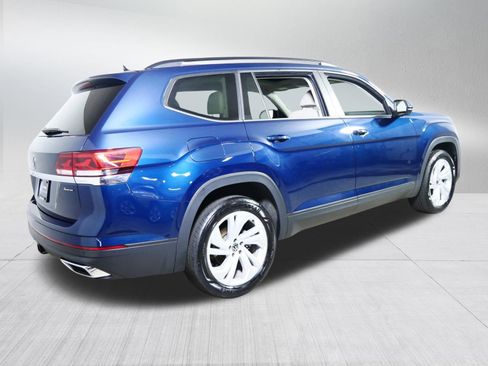 Used 2023 Volkswagen Atlas SE w/ Panoramic Sunroof Package image 7