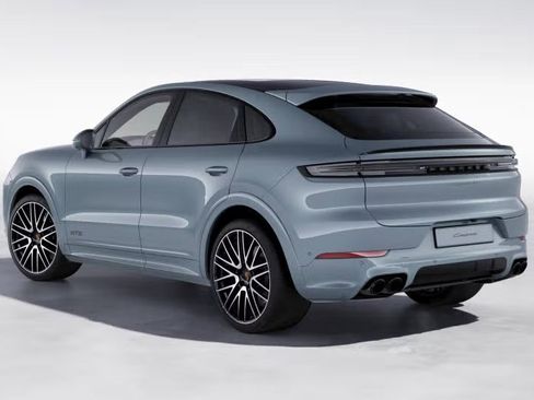 New 2026 Porsche Cayenne GTS image 3