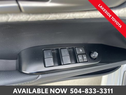 Used 2025 Toyota Camry XLE image 25