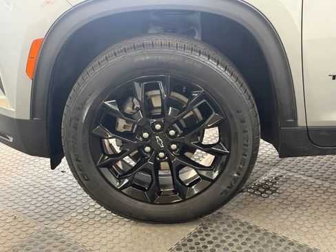 Used 2024 Chevrolet Traverse LT w/ Midnight/Sport Edition FWD image 14