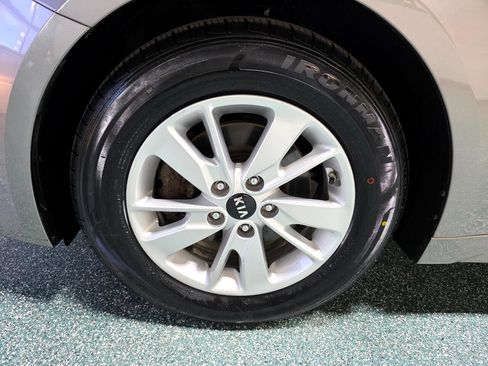 Used 2016 Kia Optima LX image 12