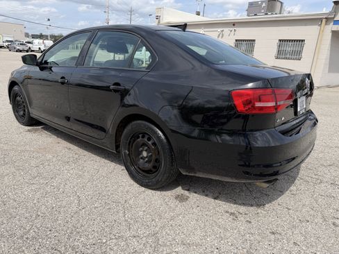 Used 2015 Volkswagen Jetta TDI S image 5