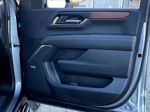 Used 2025 GMC Yukon Denali image 29