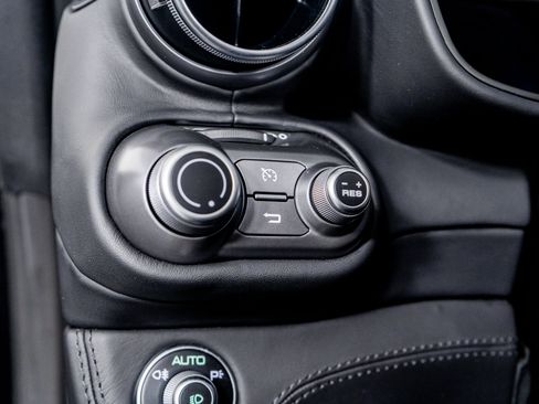 Used 2019 Ferrari Portofino image 47