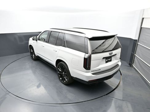 Used 2025 Cadillac Escalade Sport Platinum w/ LPO, ONYX Package AWD/4WD image 39