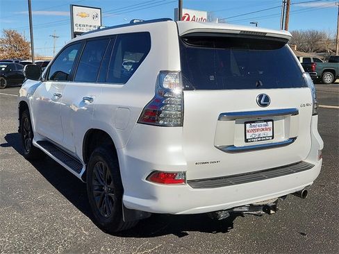 Used 2023 Lexus GX 460 Premium image 3